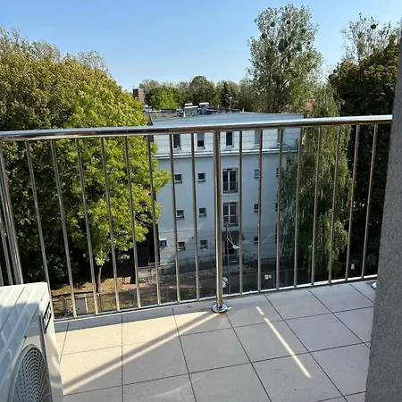 Sunny Studio Apartament & Private Parking Warszawa Zewnętrze zdjęcie