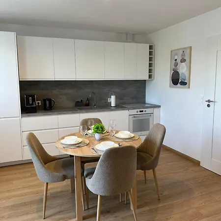 Sunny Studio Apartament & Private Parking Warszawa Zewnętrze zdjęcie