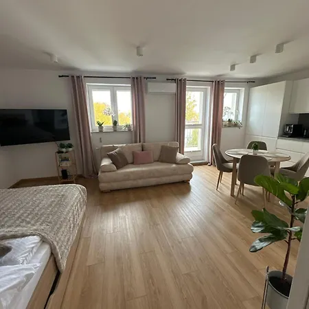 Sunny Studio Apartament & Private Parking Warszawa Zewnętrze zdjęcie
